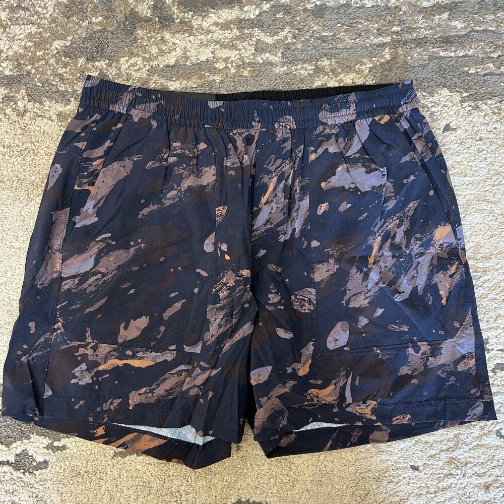 NWT lululemon bowline shorts 5"